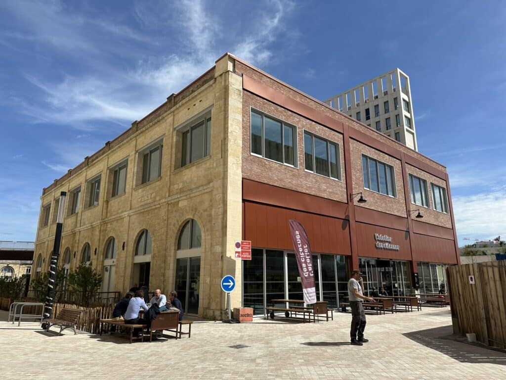 Bordeaux : Que faire à la Gare Saint-Jean ou autour ?
L'atelier des citernes pour manger à deux pas de la gare